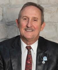 A headshot of Councillor Michael Dehn.